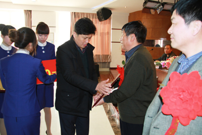 賀陽(yáng)公司舉行2011年度先進(jìn)單位、先進(jìn)個(gè)人表彰大會(huì)