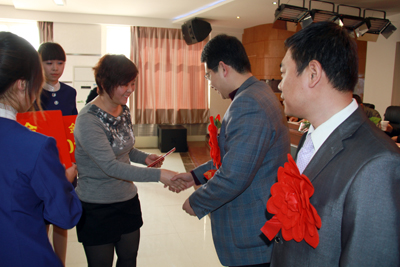 賀陽(yáng)公司舉行2011年度先進(jìn)單位、先進(jìn)個(gè)人表彰大會(huì)