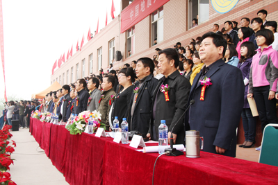中國地質(zhì)大學(xué)長城學(xué)院2012年春季運動會隆重開幕