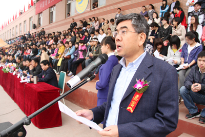 中國地質(zhì)大學(xué)長城學(xué)院2012年春季運動會隆重開幕