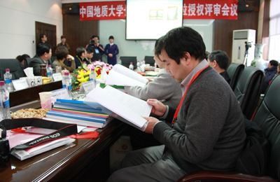 中國地質(zhì)大學(xué)北京專家組來院進(jìn)行學(xué)士學(xué)位授予單位和授權(quán)專業(yè)評審