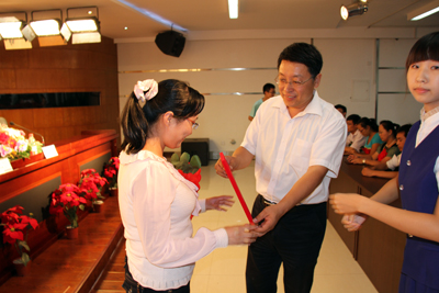 學(xué)院召開2011年教師節(jié)慶祝大會(huì)