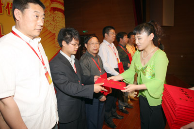 我院學(xué)生龍凌云榮獲第二屆中國時代風(fēng)采征評活動金獎