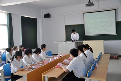 深化教學(xué)改革 彰顯實(shí)踐特色——管理系舉行模擬商務(wù)談判會