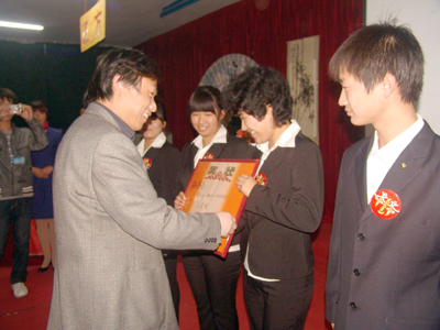 工程技術系奪得我院2010年大學生辯論賽冠軍
