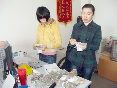 我院將青海玉樹災區(qū)愛心捐款全部轉(zhuǎn)交保定市紅十字會