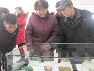 地球科學(xué)與資源系09級(jí)野外實(shí)習(xí)成果展開幕