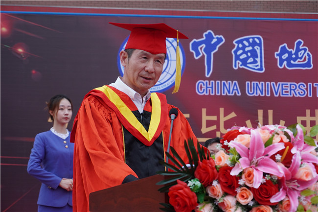 青春不散場 畢業(yè)再啟航—— 我校舉行2021屆畢業(yè)生畢業(yè)典禮 暨學(xué)位授予儀式