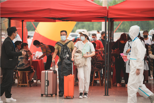 揚(yáng)帆起航保理夢(mèng) 求學(xué)篤行學(xué)子新我校喜迎2021級(jí)新生