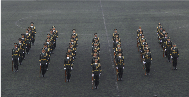 青春無悔  逐夢啟航我校舉行2021級新生軍訓(xùn)結(jié)營式暨開學(xué)典禮