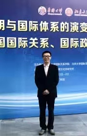 張曉羽---北京外國(guó)語(yǔ)大學(xué)國(guó)際關(guān)系與區(qū)域研究專業(yè)博士研究生。