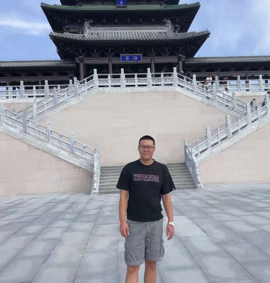 張建鑫 ---大興區(qū)鄉(xiāng)村振興協(xié)理員，投身于鄉(xiāng)村振興建設。