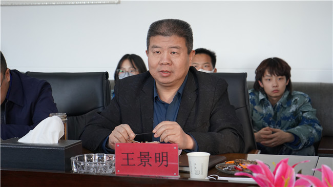 王樂修京簧竹木雕刻技能大師工作室揭牌儀式在我校舉行