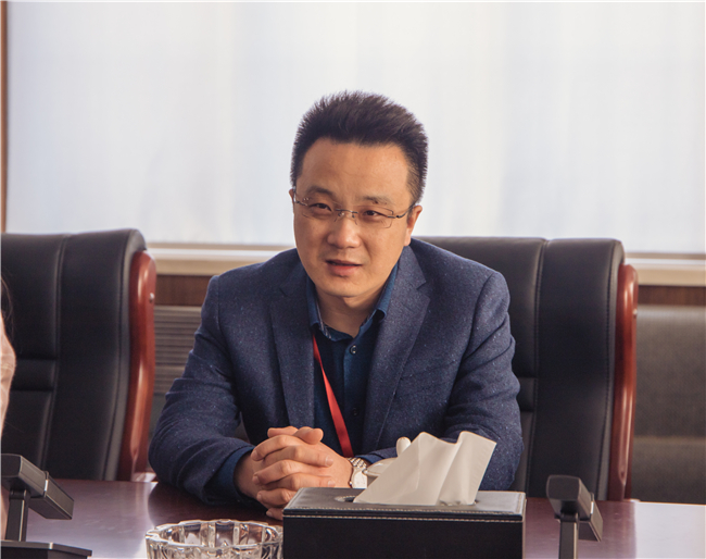 愛心助力 情滿校園——我校學生家長向學校捐贈防疫物資?