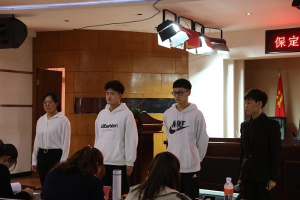 2022年3月26日14點，第十二屆全國大學生電子商務(wù)“創(chuàng)新、創(chuàng)意及創(chuàng)業(yè)”挑戰(zhàn)賽保定理工學院校賽決賽在一教211報告廳順利舉行。