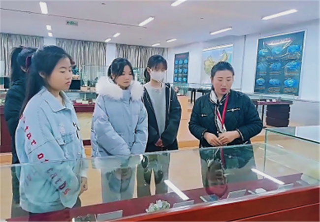 科普地學(xué) 用“心”傳播