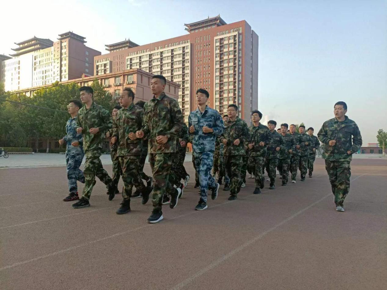 強(qiáng)化凝“新”聚力，賡續(xù)立德樹(shù)人——我?！皞鲙蛶А笔叫氯肼気o導(dǎo)員培訓(xùn)圓滿(mǎn)結(jié)束
