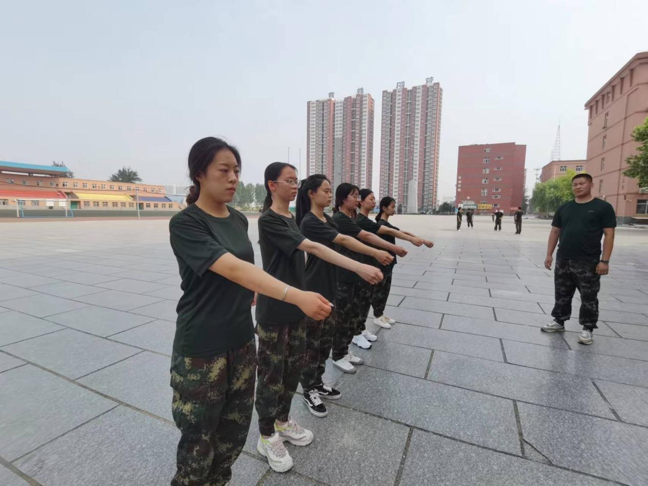 強(qiáng)化凝“新”聚力，賡續(xù)立德樹(shù)人——我?！皞鲙蛶А笔叫氯肼気o導(dǎo)員培訓(xùn)圓滿(mǎn)結(jié)束