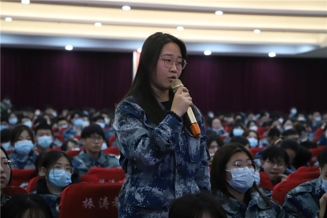 珍愛生命創(chuàng)未來——董事長周虎震為我校師生作報(bào)告