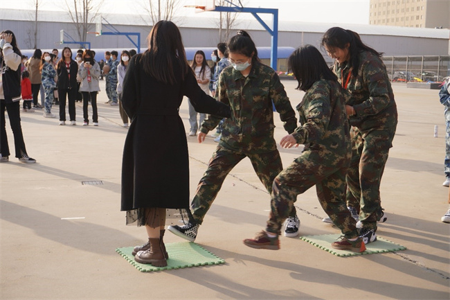 芬芳婦女節(jié)  感恩春暉情——我校舉辦“三八”節(jié)趣味活動