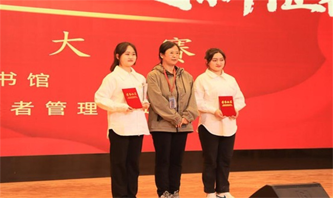 我校舉辦“不忘來時路，奮進新征程”朗誦大賽