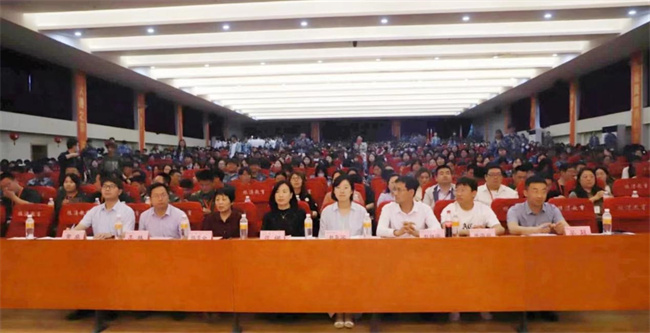 賡續(xù)青春血脈  砥礪前行力量 ——我校舉辦“青春孕育無限希望 青年創(chuàng)造美好未來”合唱會(huì)