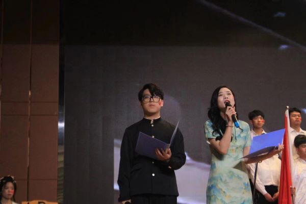 “青春孕育無限希望，青年創(chuàng)造美好明天”大型合唱會圓滿落幕！