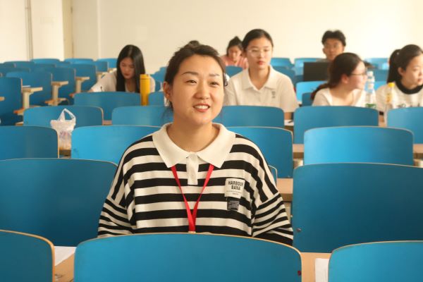 我院國際經(jīng)濟與貿(mào)易專業(yè)2023屆畢業(yè)論文答辯順利開展