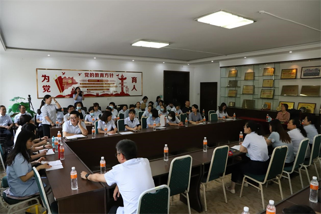 清華大學(xué)教授曹莉受邀來我校進行座談交流