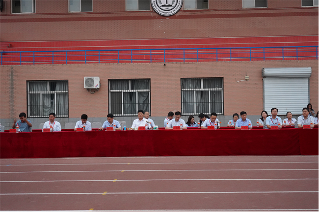 燃理想之火，奏時(shí)代之歌——董事長周虎震教授為我校新生作勵(lì)志成才報(bào)告