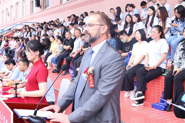 強(qiáng)國有我，意氣正揚(yáng) ——我校舉行2023級新生軍訓(xùn)結(jié)營式暨開學(xué)典禮