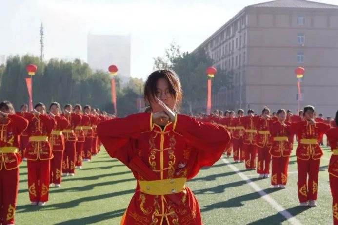 一起動(dòng)感青春！保定理工學(xué)院2023年秋季運(yùn)動(dòng)會(huì)圓滿閉幕