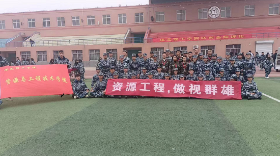 隊列會操馳騁賽場，青春飛揚