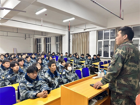 傾聽學生心聲，交流共話成長--藝術(shù)學院組織召開“藝術(shù)學院民主座談會”