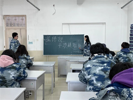 “技能拓展，激發(fā)潛能”——保定理工學院藝術學院開展十項技能培訓