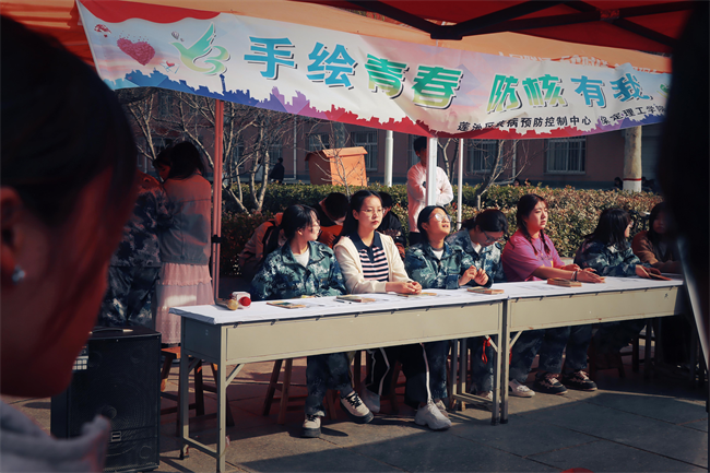 “手繪青春，防核有我；你我共同努力，終結(jié)結(jié)核流行”—蓮池區(qū)疾控中心聯(lián)合保定理工學院開展肺結(jié)核防治宣傳活動