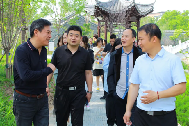 文化育人促成長(zhǎng) 校館合作譜新篇—我校與淮軍公所博物館舉行館校戰(zhàn)略合作協(xié)議簽約及授牌儀式