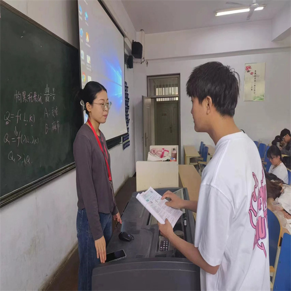 反思促成長(zhǎng)，共建好學(xué)風(fēng)