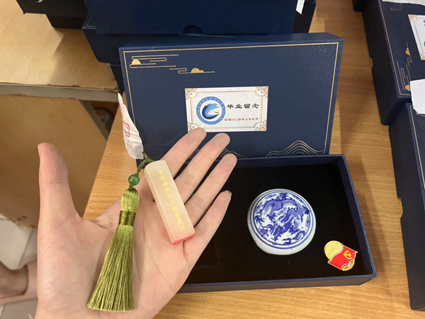 保定理工學(xué)院‖管理學(xué)院‖暖心服務(wù)，助力2023屆畢業(yè)生走好大學(xué)生涯的最后一公里