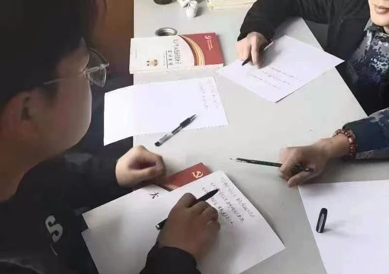 保定理工學(xué)院||管理學(xué)院||我為同學(xué)做實事|永葆初心 服務(wù)師生
