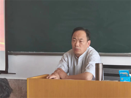 “傾聽“新”聲共發(fā)展，同心同力譜新篇”——保定理工學(xué)院藝術(shù)學(xué)院開展期中學(xué)生座談會