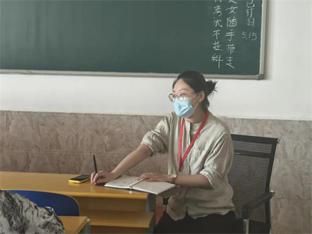 “傾聽“新”聲共發(fā)展，同心同力譜新篇”——保定理工學(xué)院藝術(shù)學(xué)院開展期中學(xué)生座談會