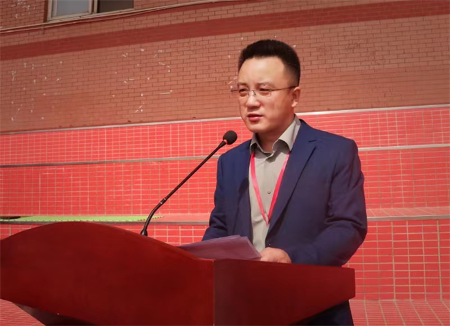 保定理工學(xué)院隆重舉行“國防后備營”成立暨授旗儀式