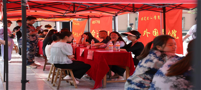 我校舉辦“就業(yè)問診”線下就業(yè)指導(dǎo)活動