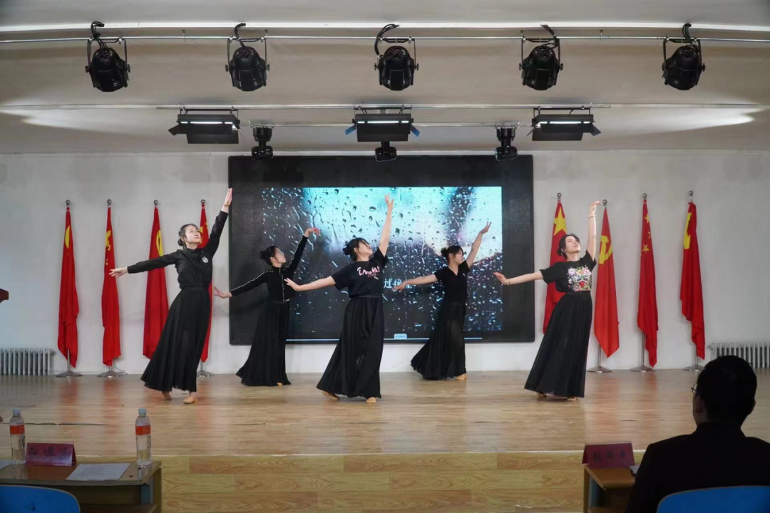 青春校園|大學生藝術(shù)團—“少年心懷烏托邦,心向朝陽肆生長”文藝展演