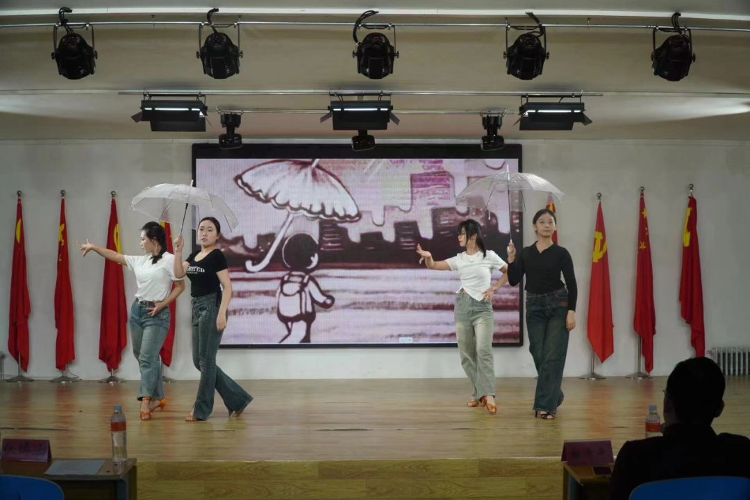 青春校園|大學生藝術(shù)團—“少年心懷烏托邦,心向朝陽肆生長”文藝展演