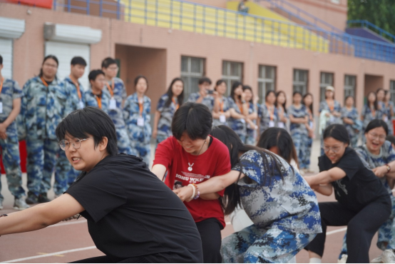 青春校園|凝聚每份力,團(tuán)結(jié)一條心——保定理工學(xué)院第十八屆拔河比賽圓滿(mǎn)結(jié)束