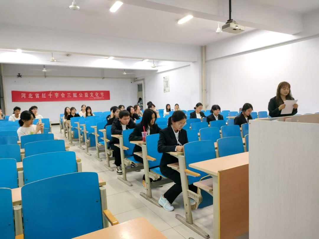 “三獻(xiàn)”進(jìn)校園|共話愛(ài)心與責(zé)任:“三獻(xiàn)”主題辯論賽圓滿結(jié)束