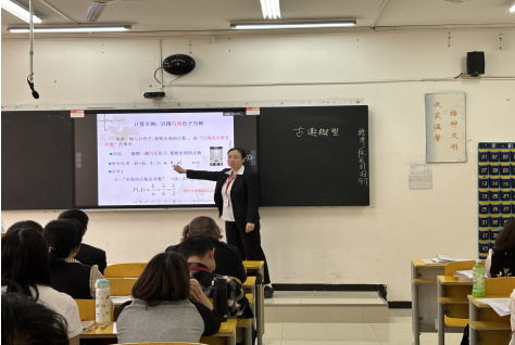 加強觀摩示范效應(yīng)，助力青年教師提高