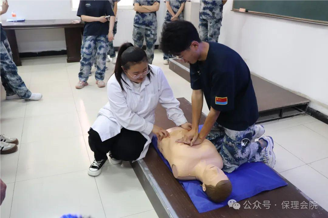 保理會(huì)計(jì)學(xué)院學(xué)急救知識(shí)，為生命續(xù)航——急救知識(shí)培訓(xùn)活動(dòng)